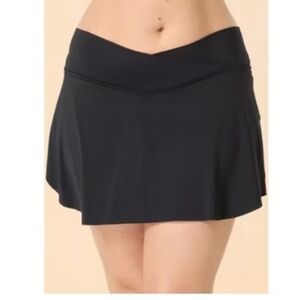 NWT Large Coco Reef Serene Cross Over Swim Skort